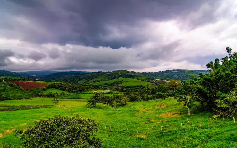 San Ramon lies in Costa Rica's Central Valley region and offers an incredibly peaceful atmosphere thanks to its beautiful rolling hillsides and rural feel.