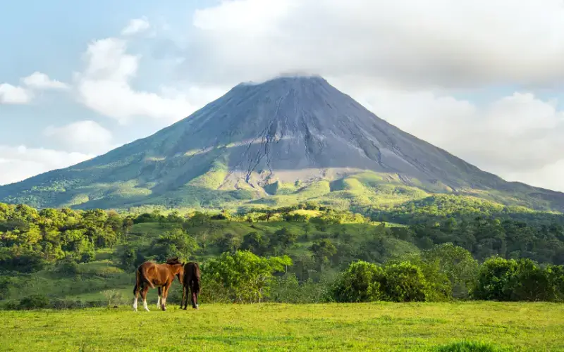 Atenas Volcano
